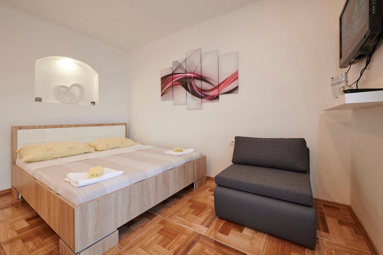 Apartments Lucija Trogir Exterior foto