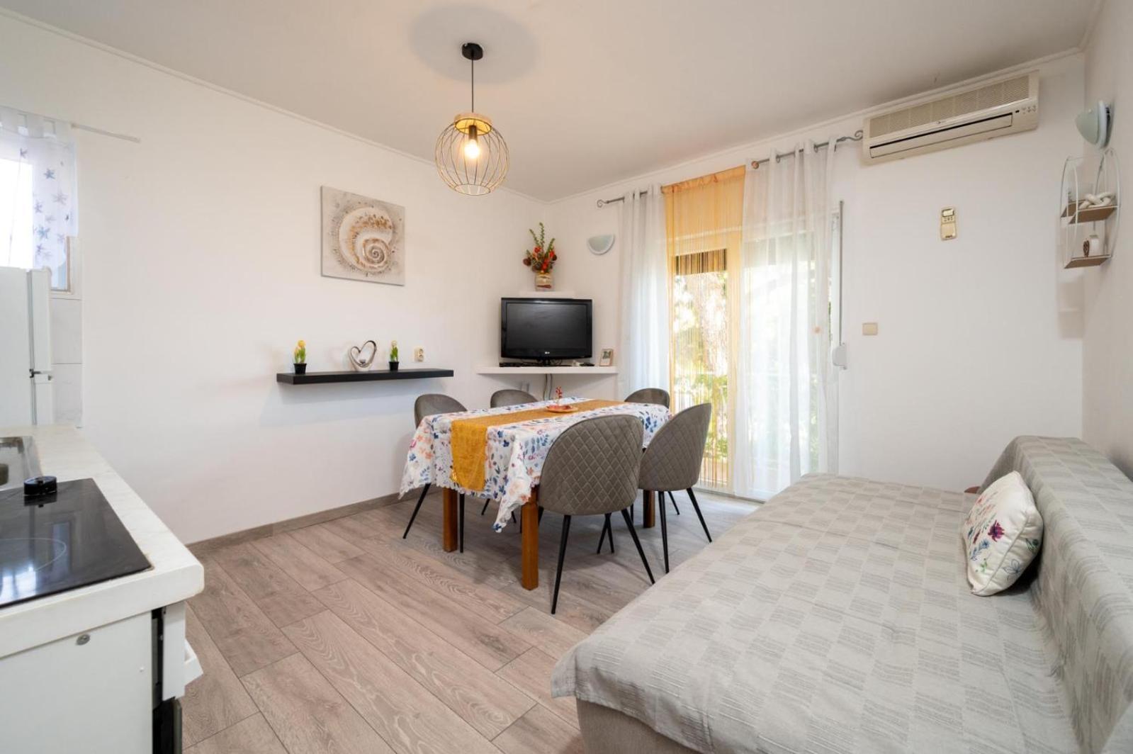 Apartments Lucija Trogir Exterior foto